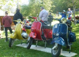 Vespa-Treff 2012 - Festplatz Völs am Schlern